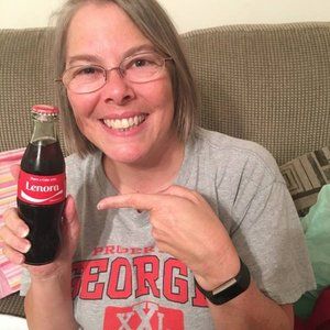 Meet your Posher, Lenora